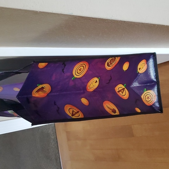 Halloween Reusable Trick or Treat Tote Bag-- Marvel Avengers  Hulk Iron man NWT - Picture 2 of 3